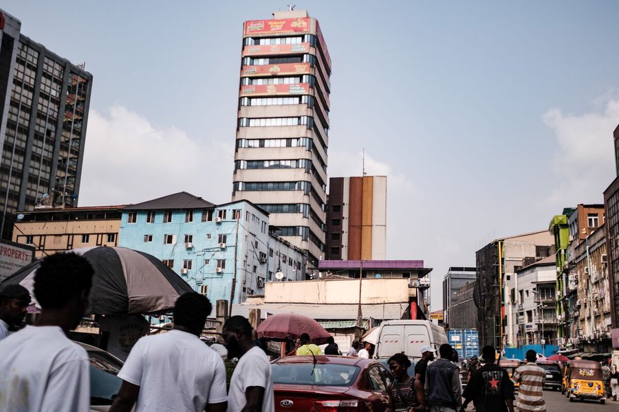 Foreign Investors Slash Nigerian Stock Holdings by More Than Half Amid Market Shift